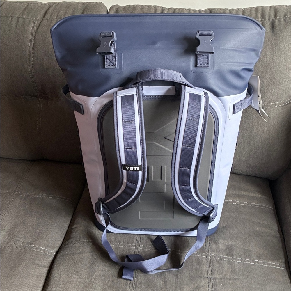 YETI Hopper M20 Backpack Cooler in Cosmic Lilac - Picture 3 of 7